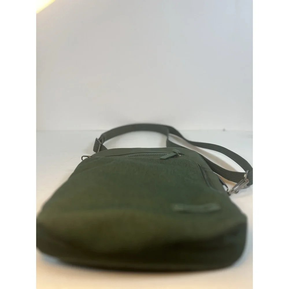 Travelon Anti-Theft Heritage Tour Travel Bag Green Fabric Messenger Crossbody